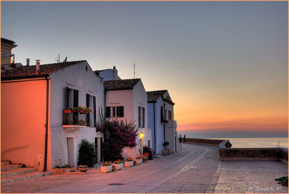 Ferienwohnung La Casa Sotto L'Arco Termoli Exterior foto